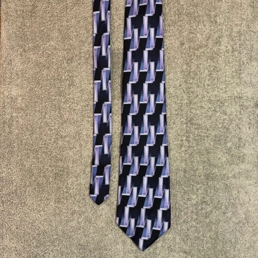 Carlos Devenezia Mens Silk Tie Blue Purple Geometric Abstract Hand Made 59 Inch